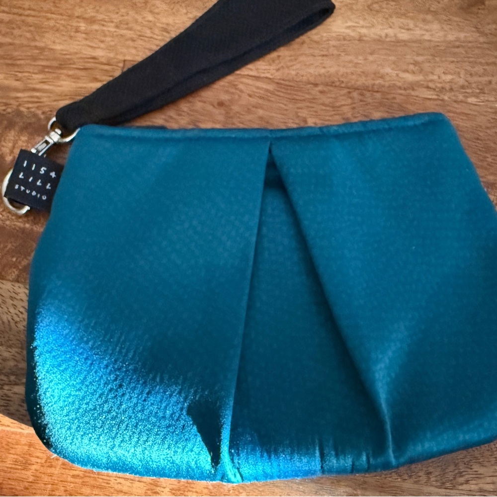 1154 Lill Studio Wristlet